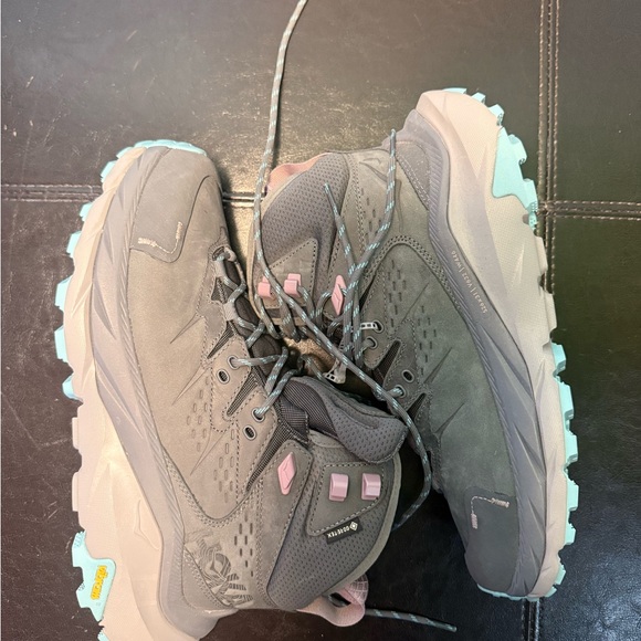 NEW Hoka One Kaha 2 GORE-TEX Size 9B Womens Castlerock Coastal Grey Hiking Boots - Picture 2 of 5